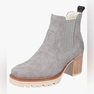 Rieker Women’s Chelsea Boot. New. 40, 8 1/2. Retails $130 No box
